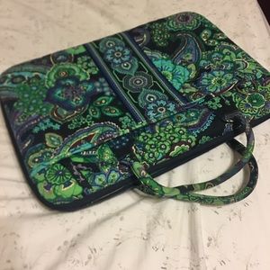 Adorable Vera Bradley Hard Laptop Case Quilted